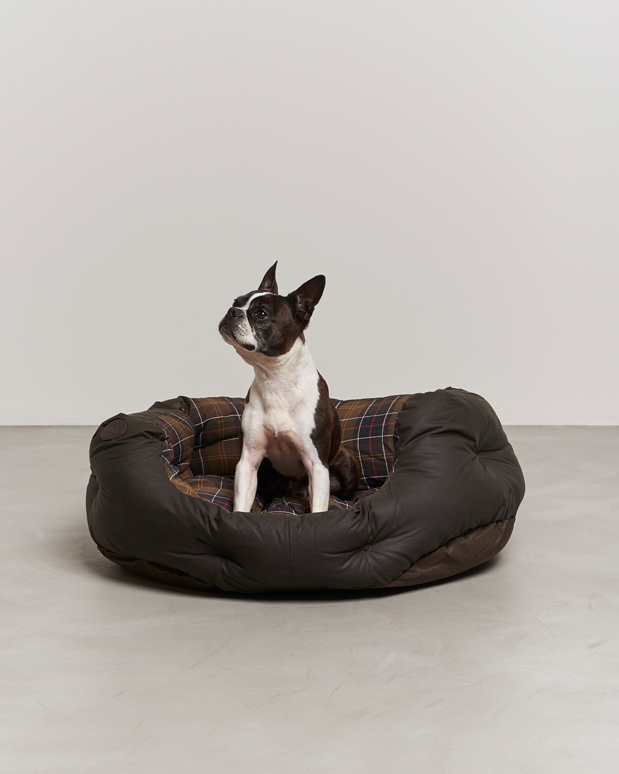Herr | Best of British | Barbour Lifestyle | Wax Cotton Dog Bed 30' Olive