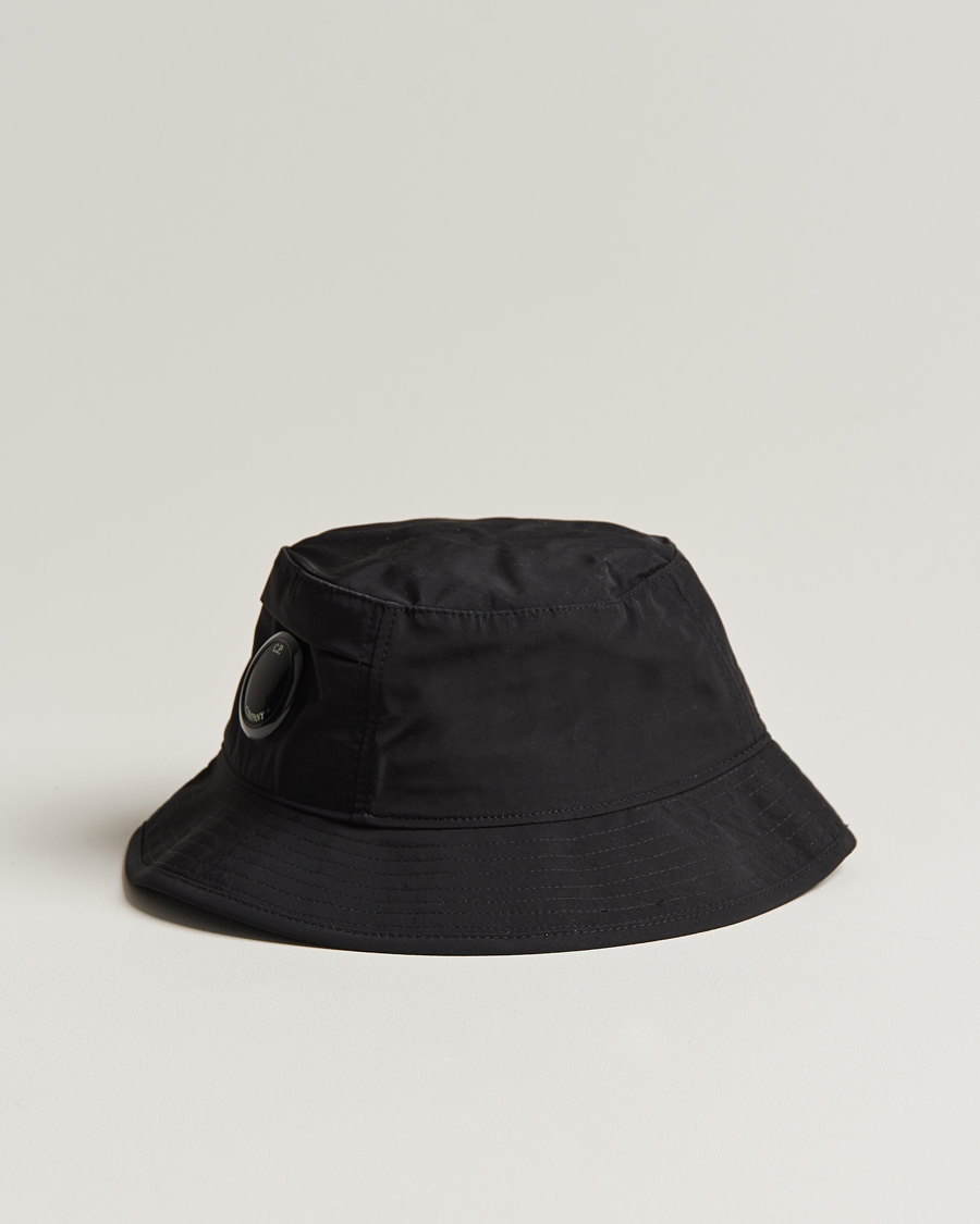 Herre | Hatter | C.P. Company | Chrome R Bucket Hat Black
