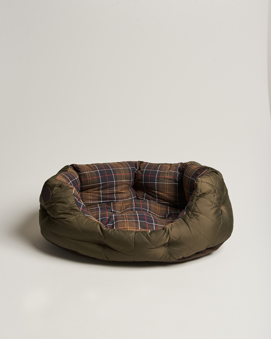 Herre | | Barbour Lifestyle | Quilted Dog Bed 24' Olive