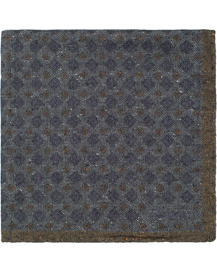  Medallion Wool Pocket Square Grey