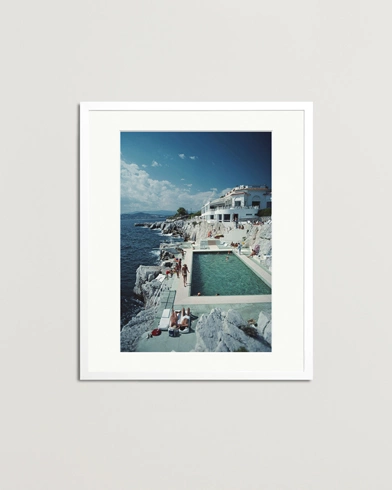 Herre | Til hjemmet | Sonic Editions | Framed Slim Aarons Pool Hotel Du Cap Eden Roc