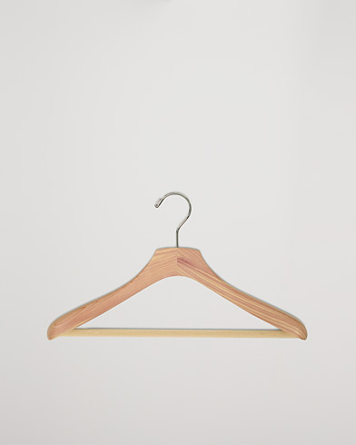 Herre | Wardrobe basics | Care with Carl | Cedar Wood Suit Hanger