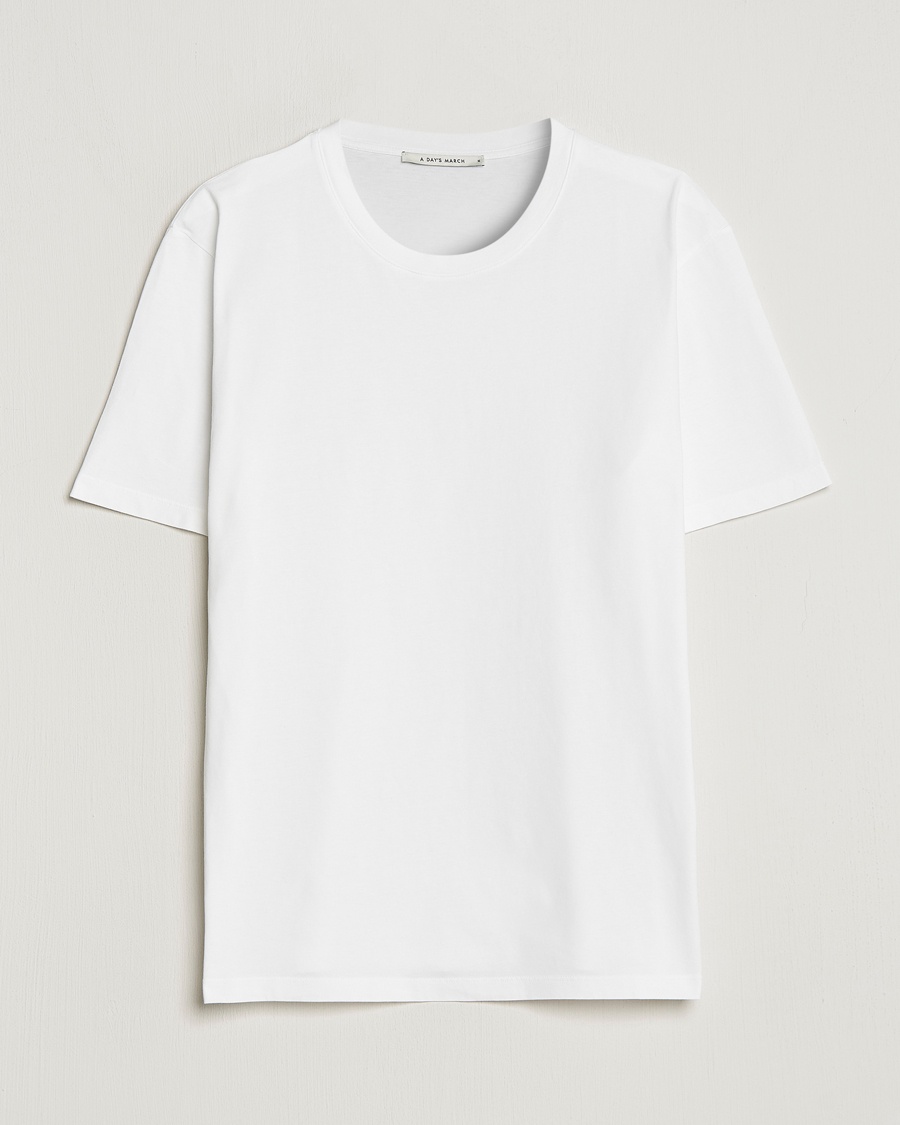 Herre | | A Day's March | Classic Fit Tee White