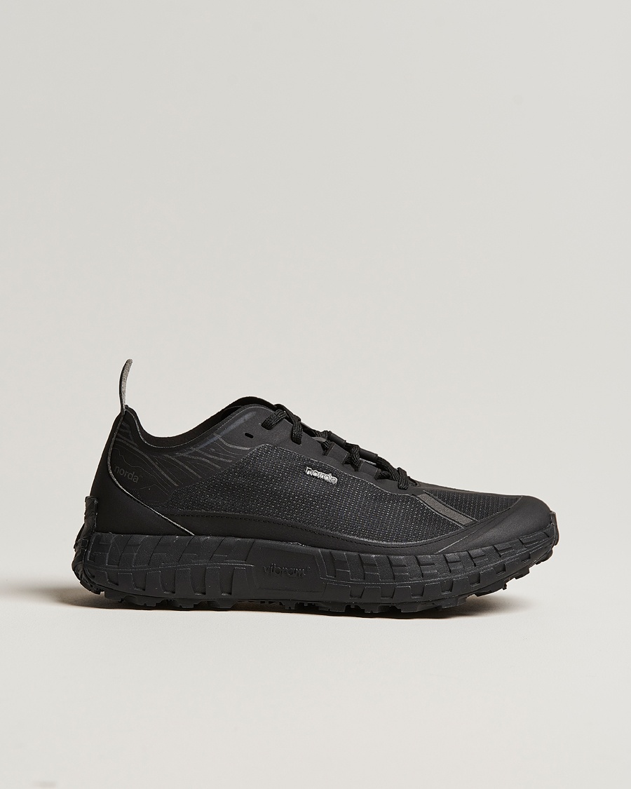  001 Running Sneakers Stealth Black