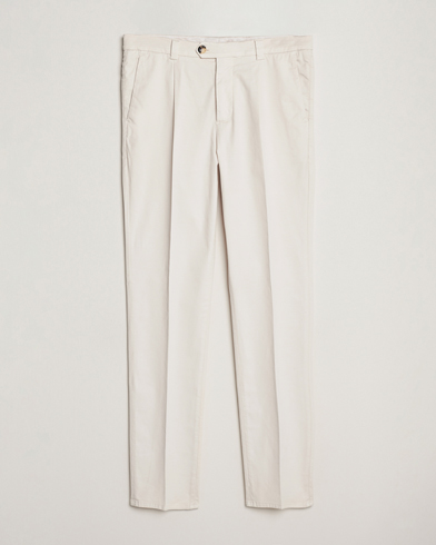Herre | Quiet Luxury | Brunello Cucinelli | Slim Fit Pleated Trousers Off White