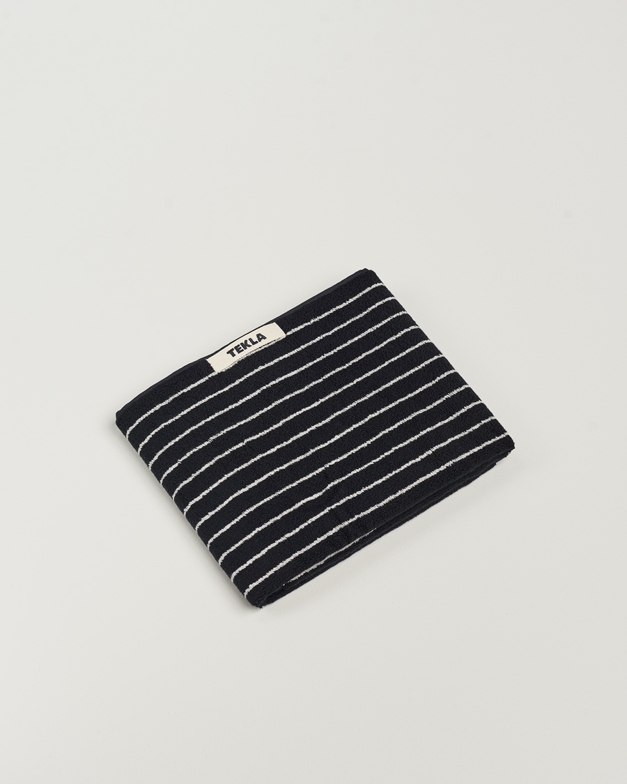 Tekla Organic Terry Hand Towel Black Stripe – Svart