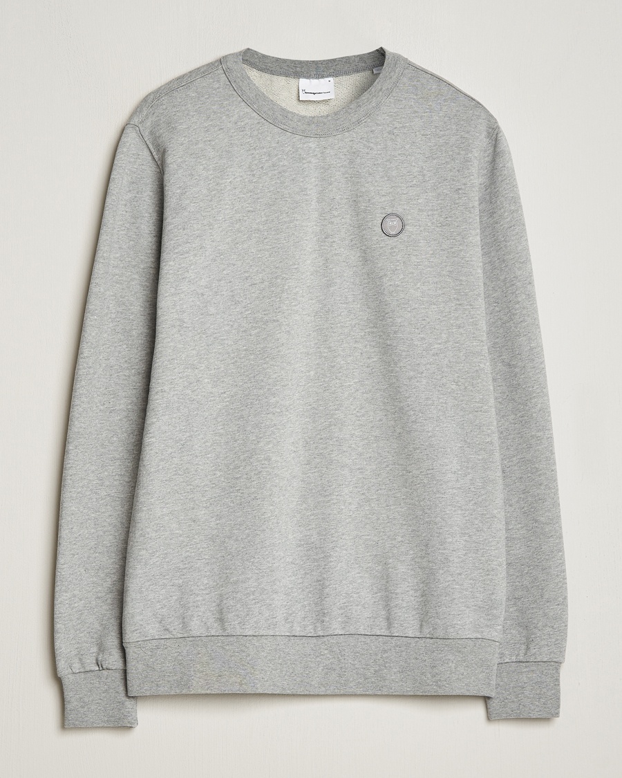 Herre | Grå gensere | KnowledgeCotton Apparel | Erik Badge Sweatshirt Grey Melange