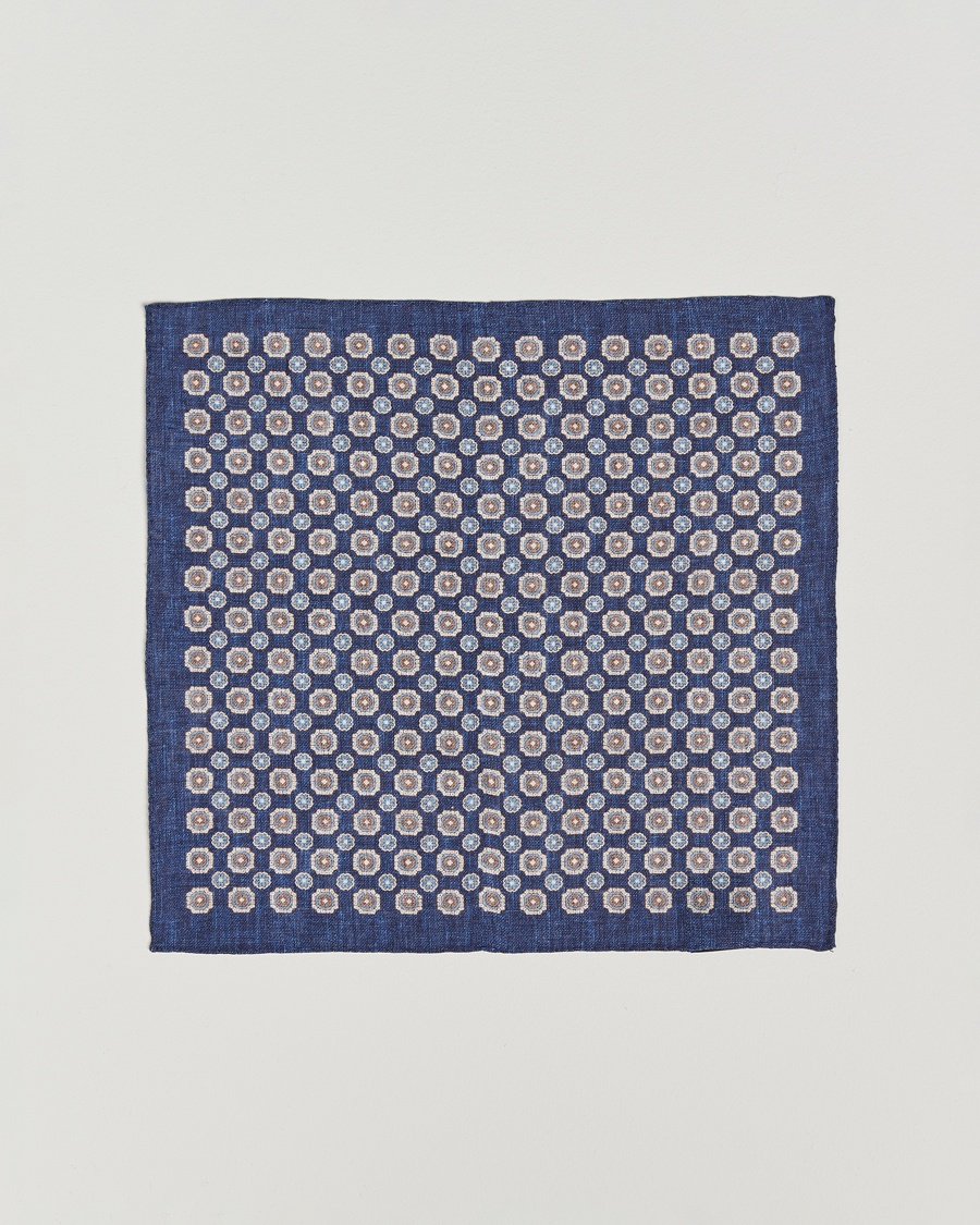 Herre | Lommetørklær | Amanda Christensen | Linen Printed Medallion Pocket Square Navy