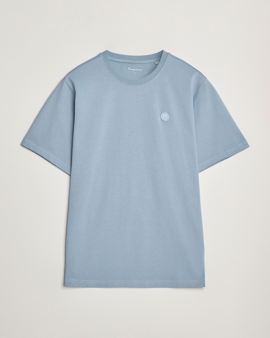Herre | | KnowledgeCotton Apparel | Loake Badge T-Shirt Ashley Blue