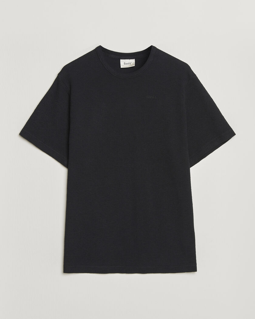 Forét Fir Structured T-Shirt Black – Svart