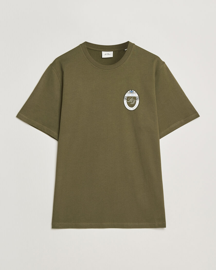 Les Deux Brday Emblem T-Shirt Olive Night Green – Grønn
