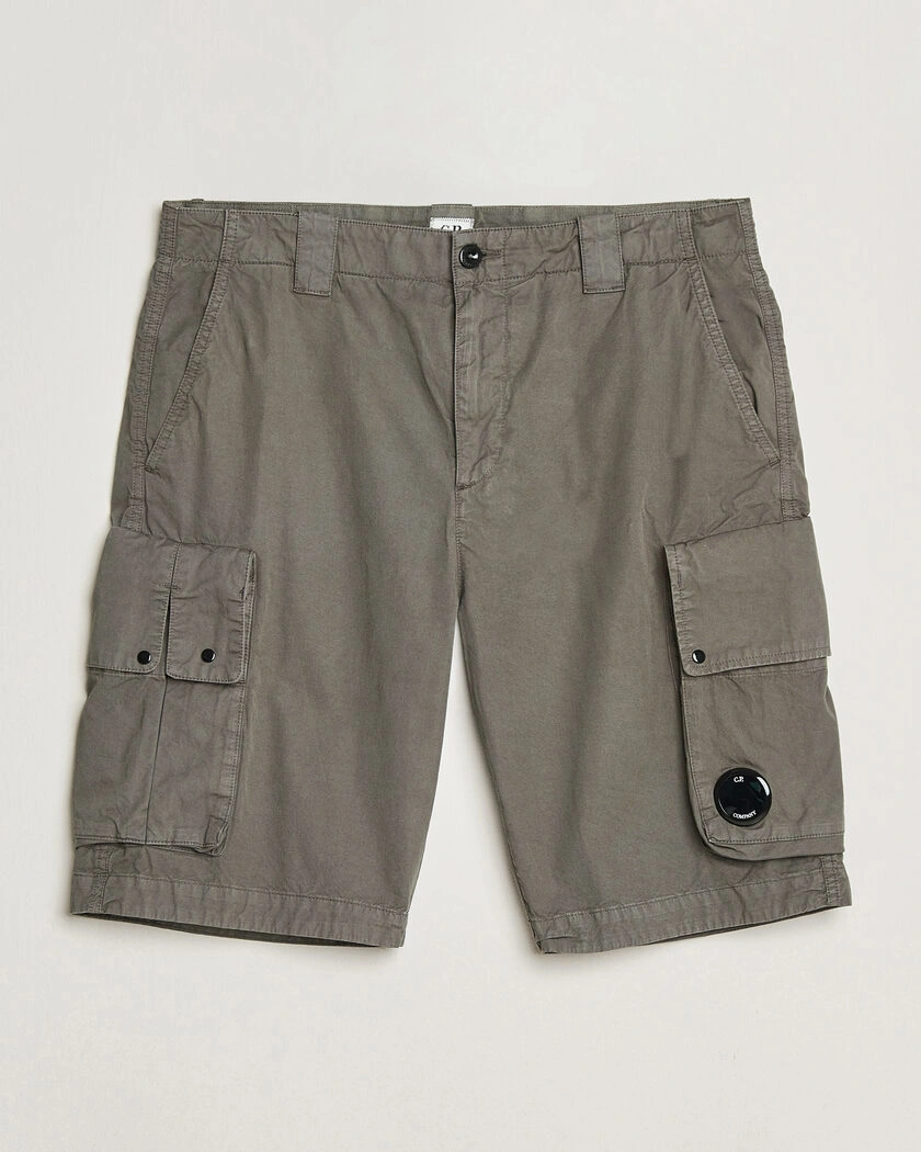 C.P. Company Cotton Gabardine Cargo Shorts Washed Black – Grå