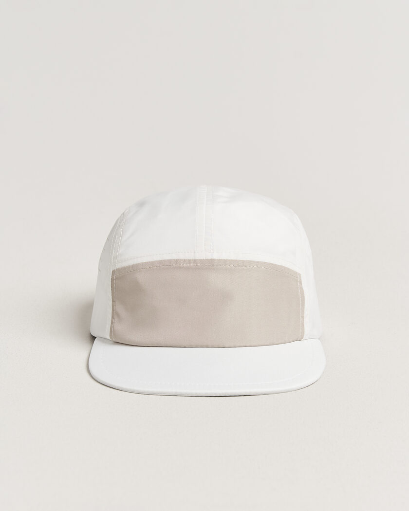 Peak Performance Lightweight Cap White/Sand Fog – Hvit