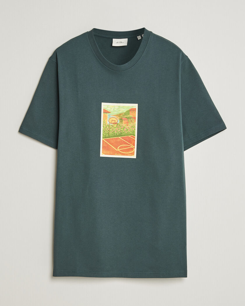 LES DEUX Court Printed T-Shirt Pine Green – Grønn