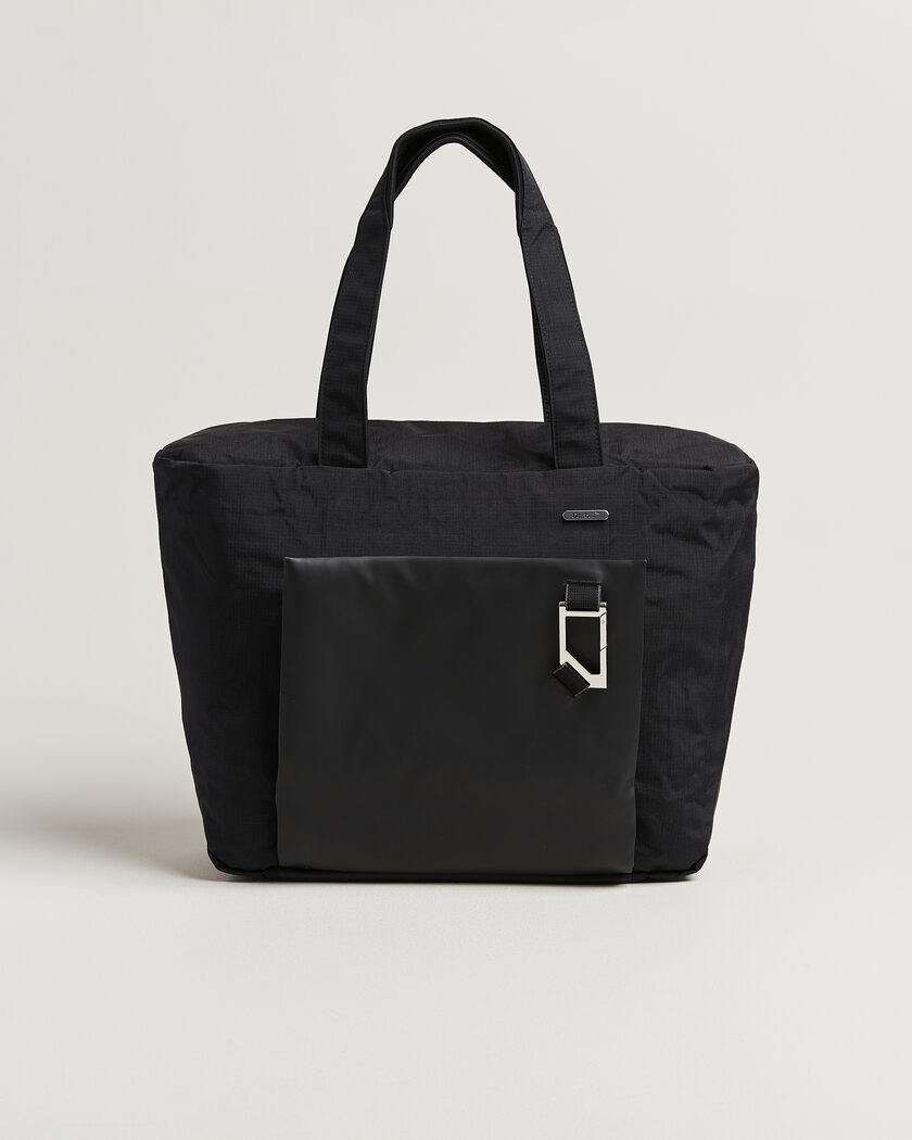 DB Entour Tote 22L Black Out – Svart