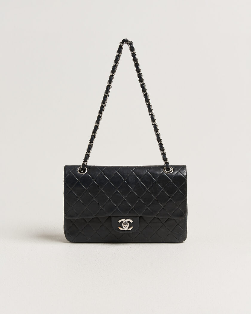 Chanel Pre-Owned Classic Medium Double Flap Bag Lambskin Black – Svart