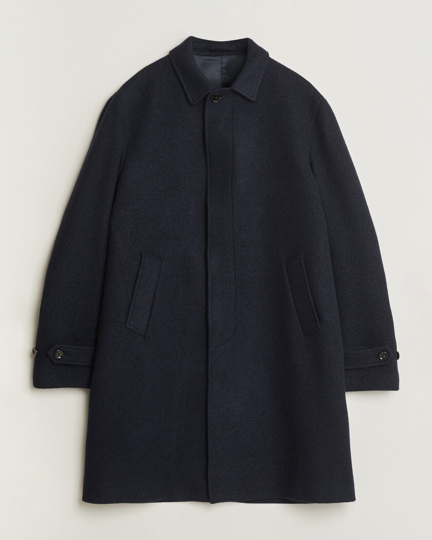 UBR Regulator Coat Savile Black Wool hos CareOfCarl.no