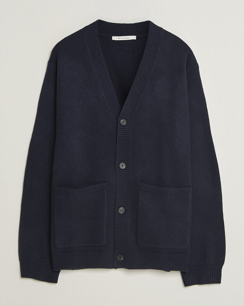 A Day's March Jarrow Lambswool Cardigan Navy – Blå