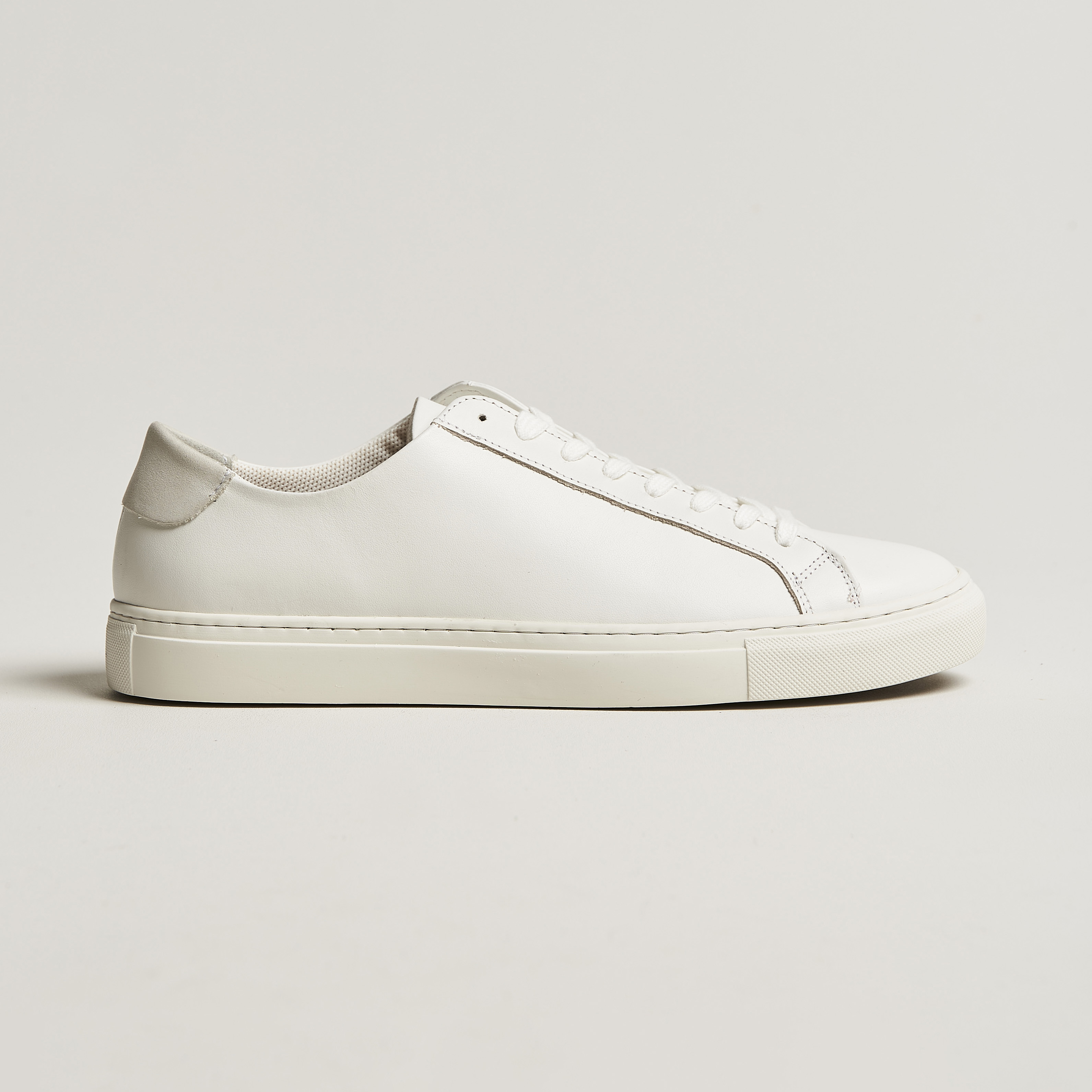 Filippa K Morgan Leather Sneaker White hos CareOfCarl.no