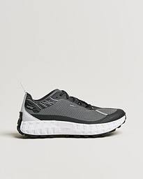  001 Running Sneakers Black/White