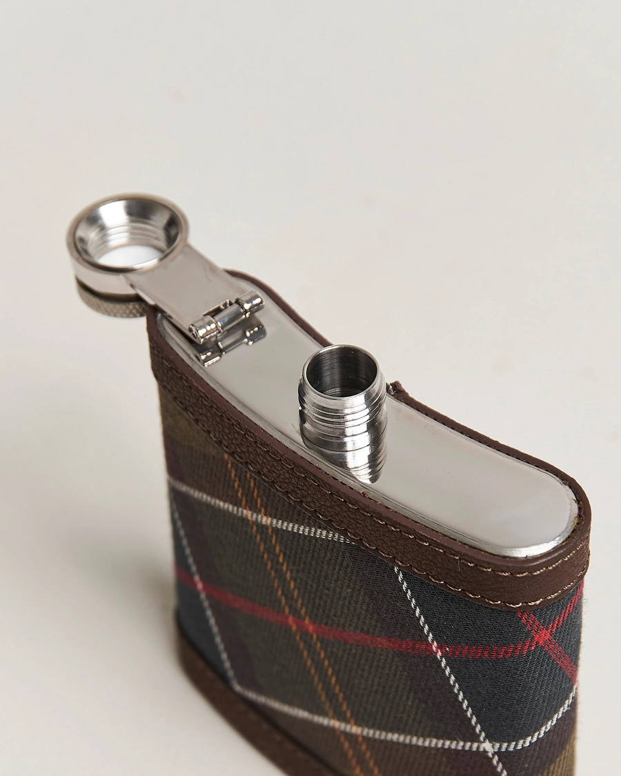 Herre | Best of British | Barbour Lifestyle | Classic Hip Flask Brown