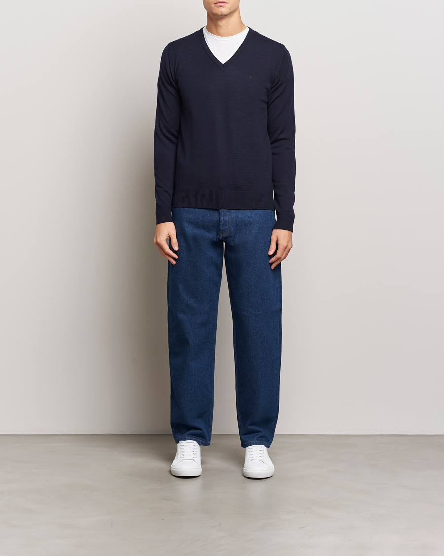 Herre | Gensere | J.Lindeberg | Lymann True Merino V-Neck Pullover Navy