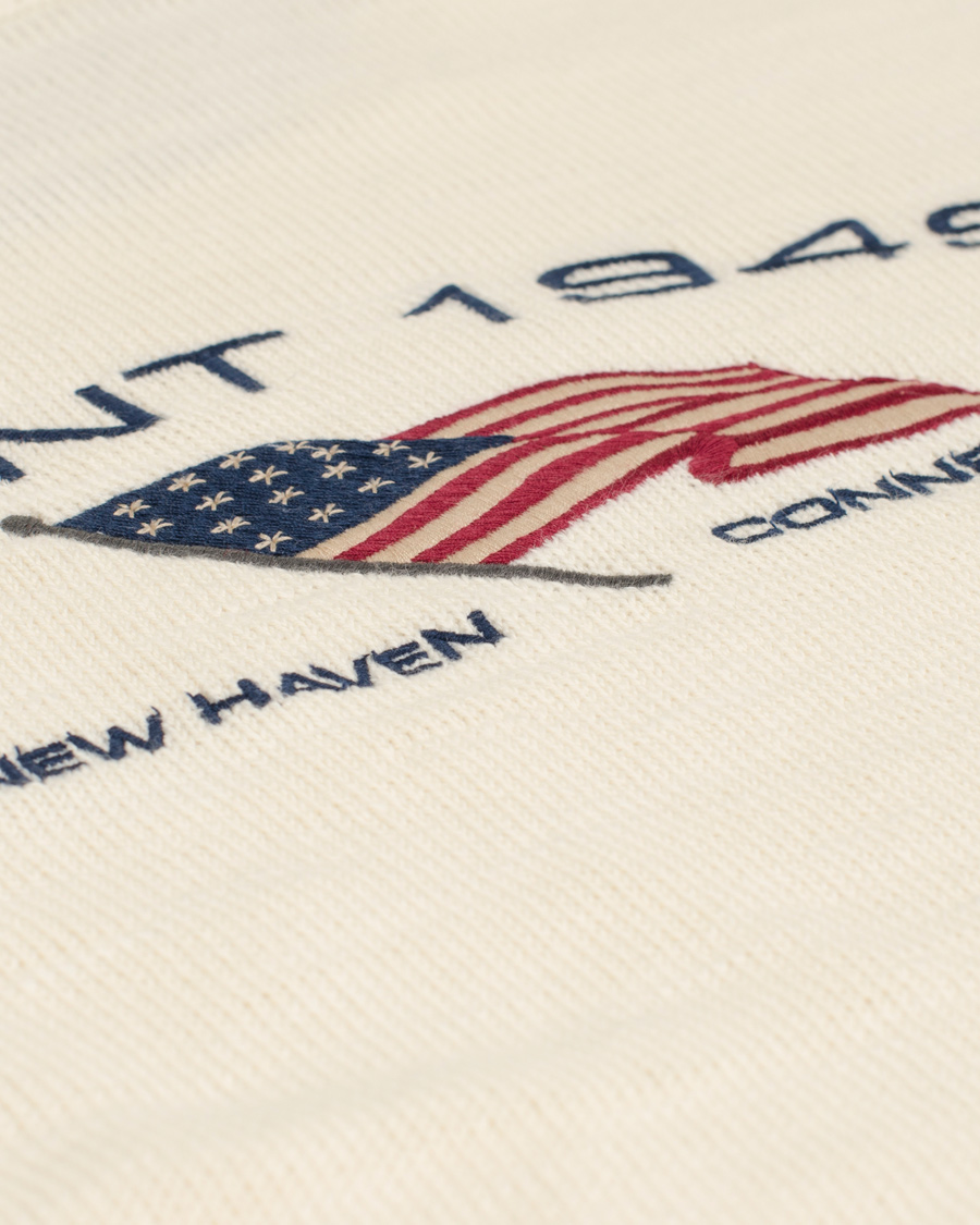 Herre | Gensere | GANT | Natural Cotton Retro Flag Crew Ivory