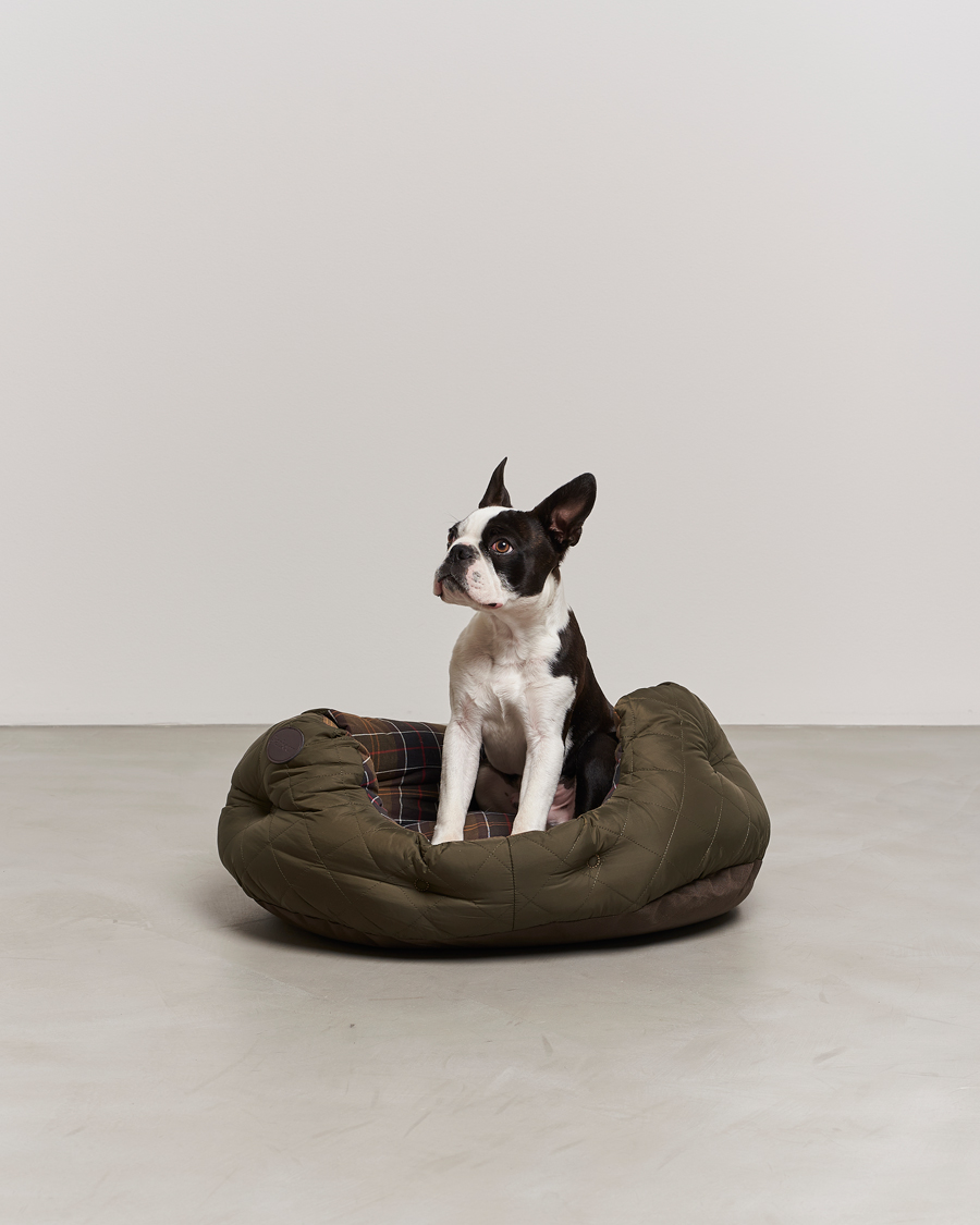 Herre | Quilted Dog Bed 24' Olive | Barbour Lifestyle | Quilted Dog Bed 24' Olive