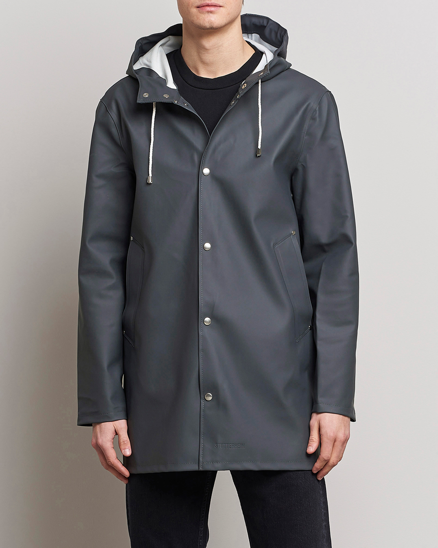 Herre | Vårjakker | Stutterheim | Stockholm Raincoat Charcoal