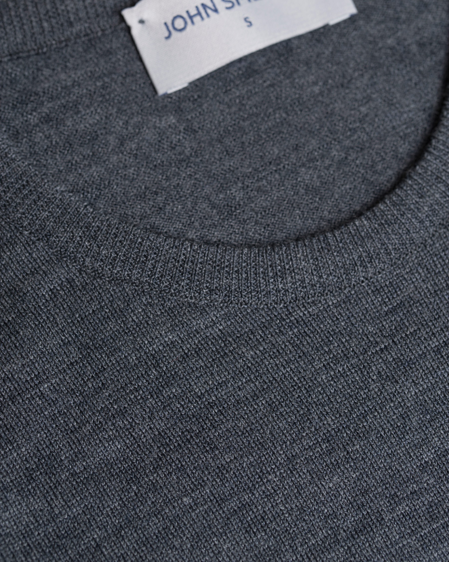 Herre | Gensere | John Smedley | Marcus Easy Fit Fine Merino C-Neck Pullover Charcoal