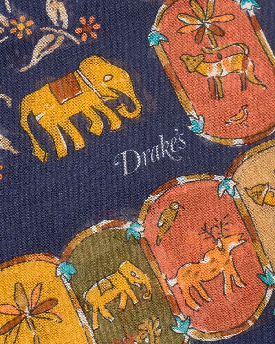 Herre | Drake's Cotton/Modal Elephant & Flower Print Scarf Navy | Drake's | Cotton/Modal Elephant & Flower Print Scarf Navy