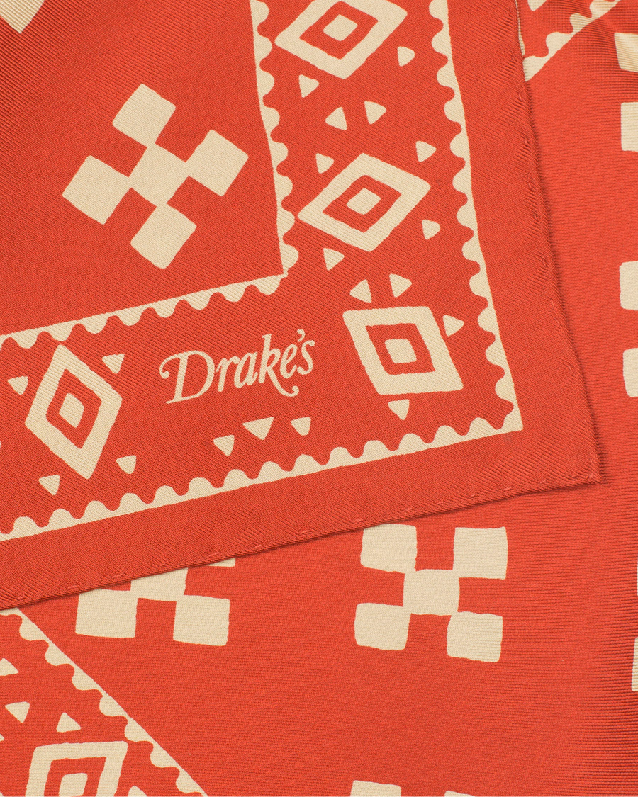 Herre | Drake's Twill Silk Geometrix Printed Pocket Square Red | Drake's | Twill Silk Geometrix Printed Pocket Square Red