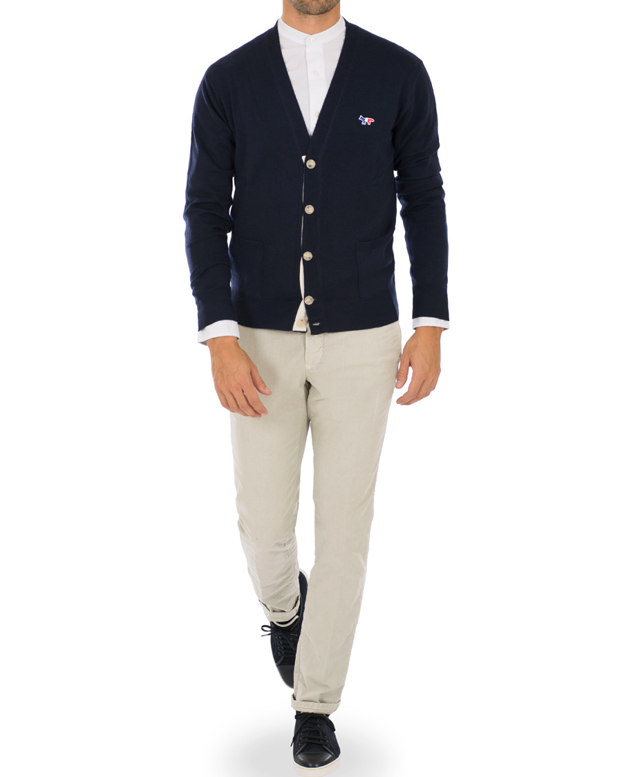 Maison Kitsune Virgin Wool Classic Cardigan Navy hos CareOfCarl.no