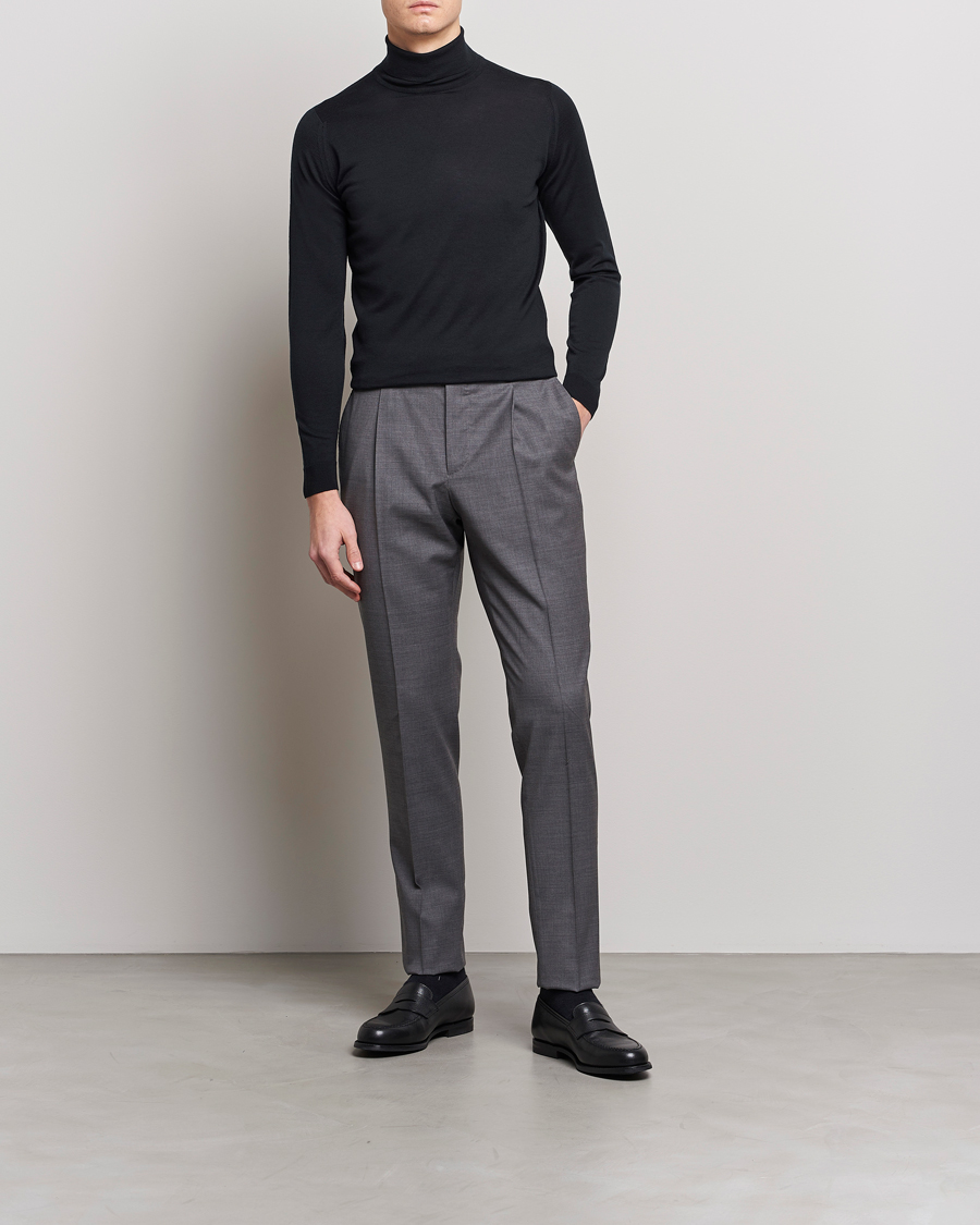Herre | Gensere | John Smedley | Cherwell Extra Fine Merino Rollneck Black