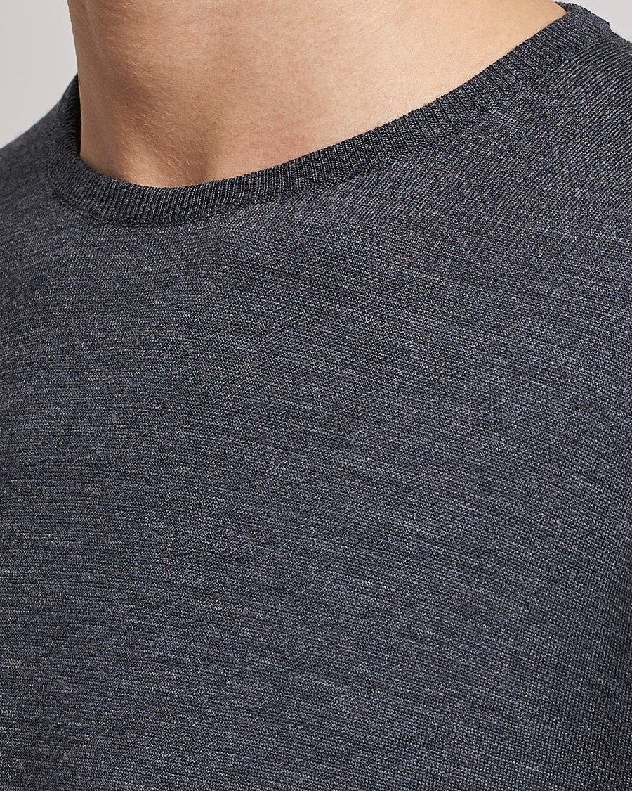 Herre | Gensere | John Smedley | Lundy Extra Fine Merino Crew Neck Charcoal