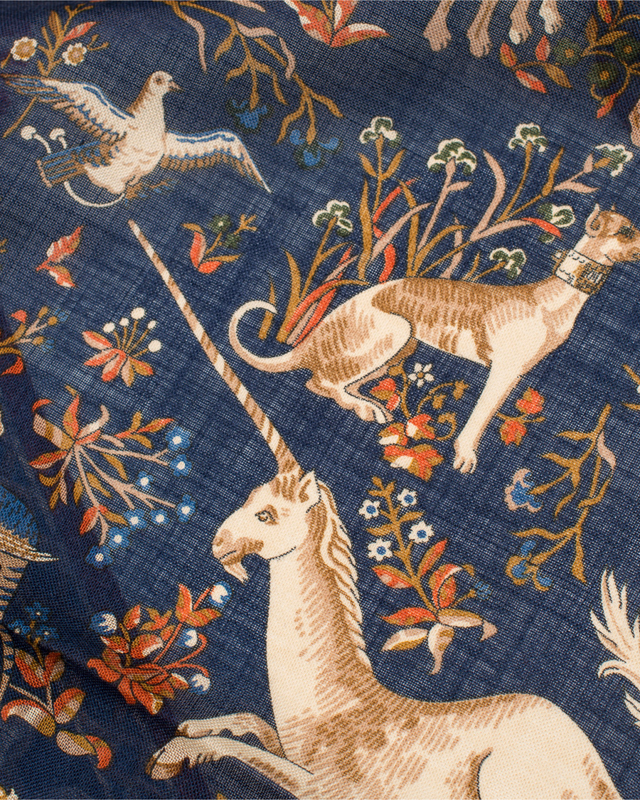 Herre | Drake's Wool/Silk Unicorn Print Scarf Navy/Light Blue | Drake's | Wool/Silk Unicorn Print Scarf Navy/Light Blue