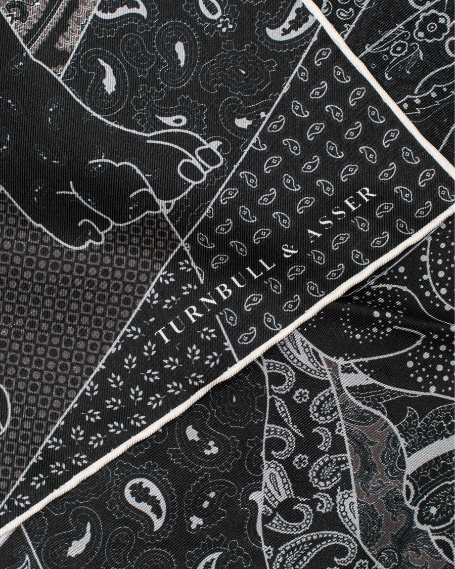 Herre | Turnbull & Asser Bulldog Pocket Square Black | Turnbull & Asser | Bulldog Pocket Square Black