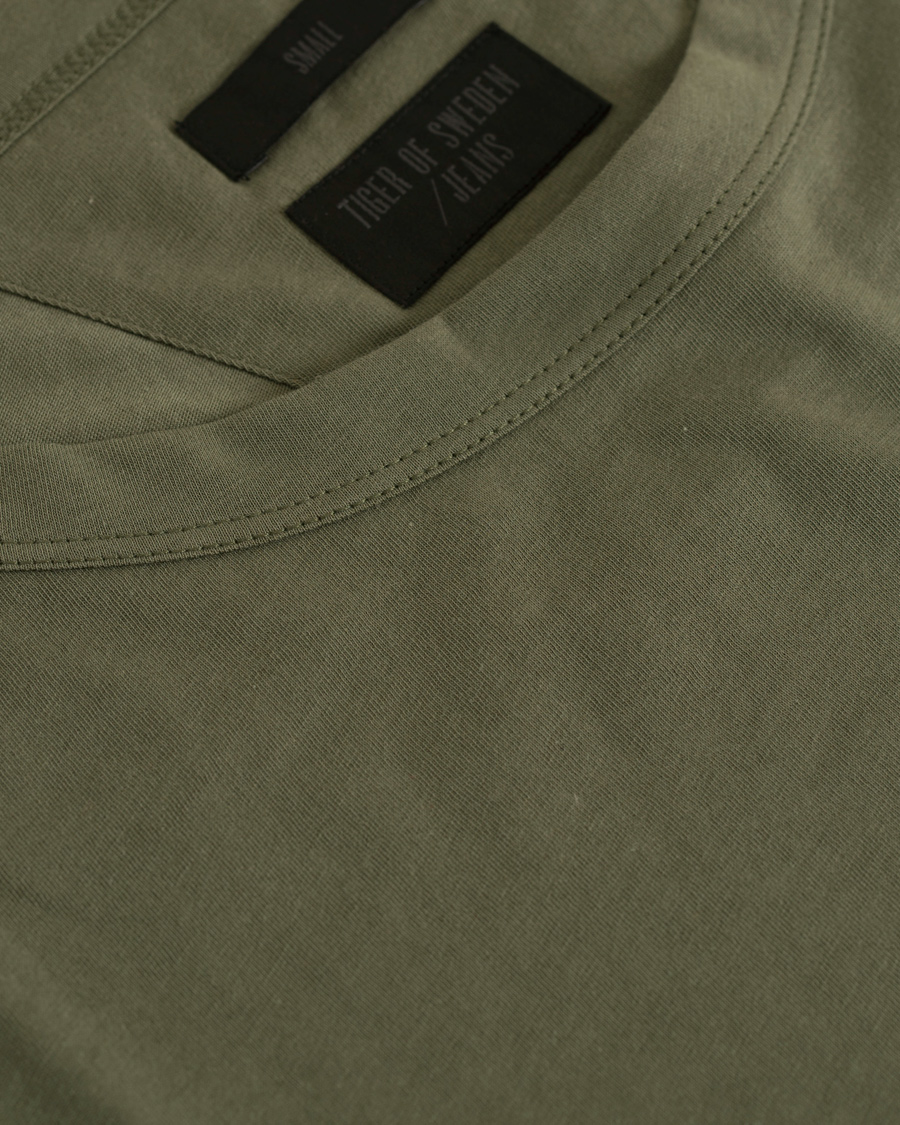 Herre | T-Shirts | Tiger of Sweden Jeans | Trasher Long Sleeve Tee Green