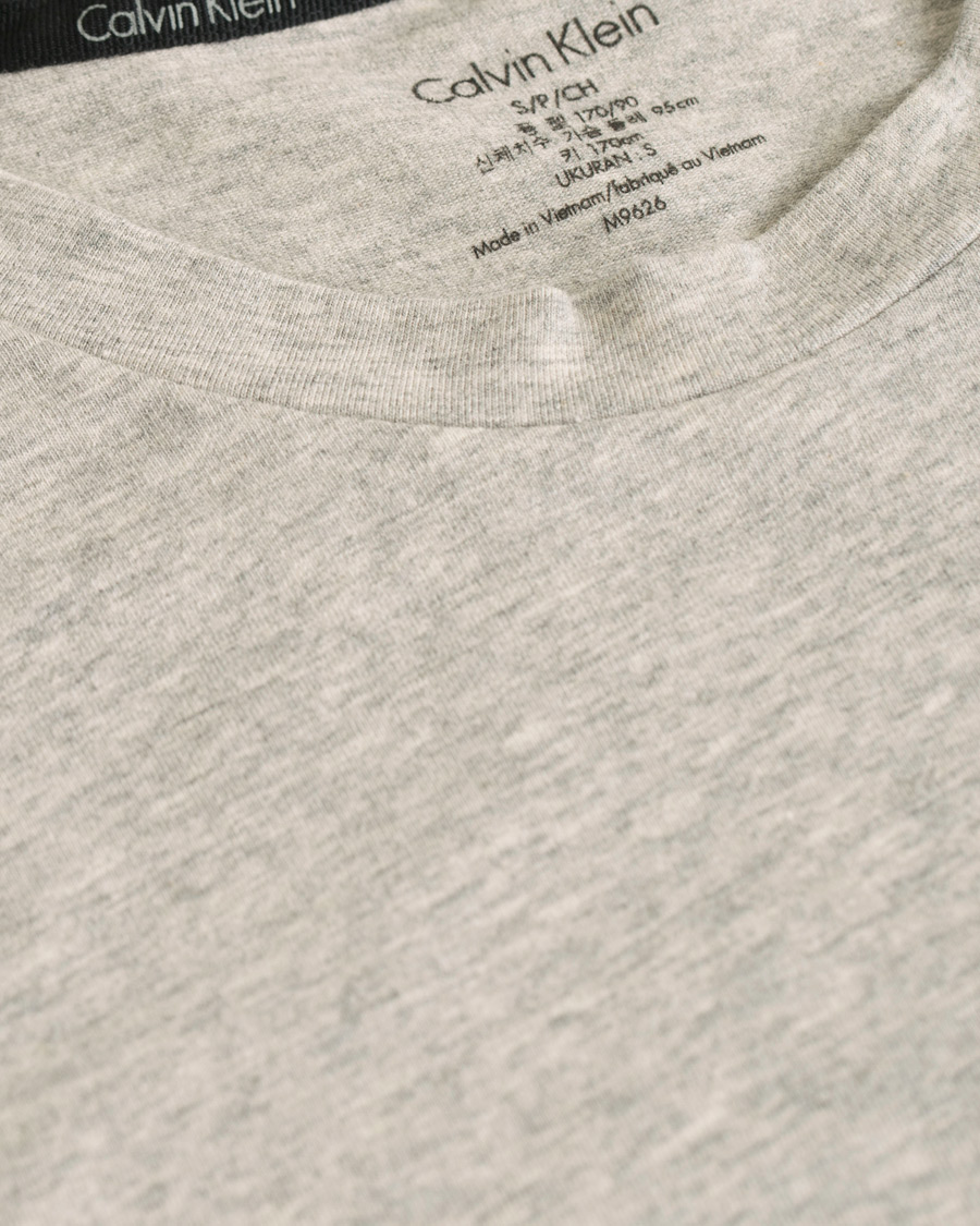 Herre | T-Shirts | Calvin Klein | Jeans Logo Long Sleeve Crew Neck Tee Grey