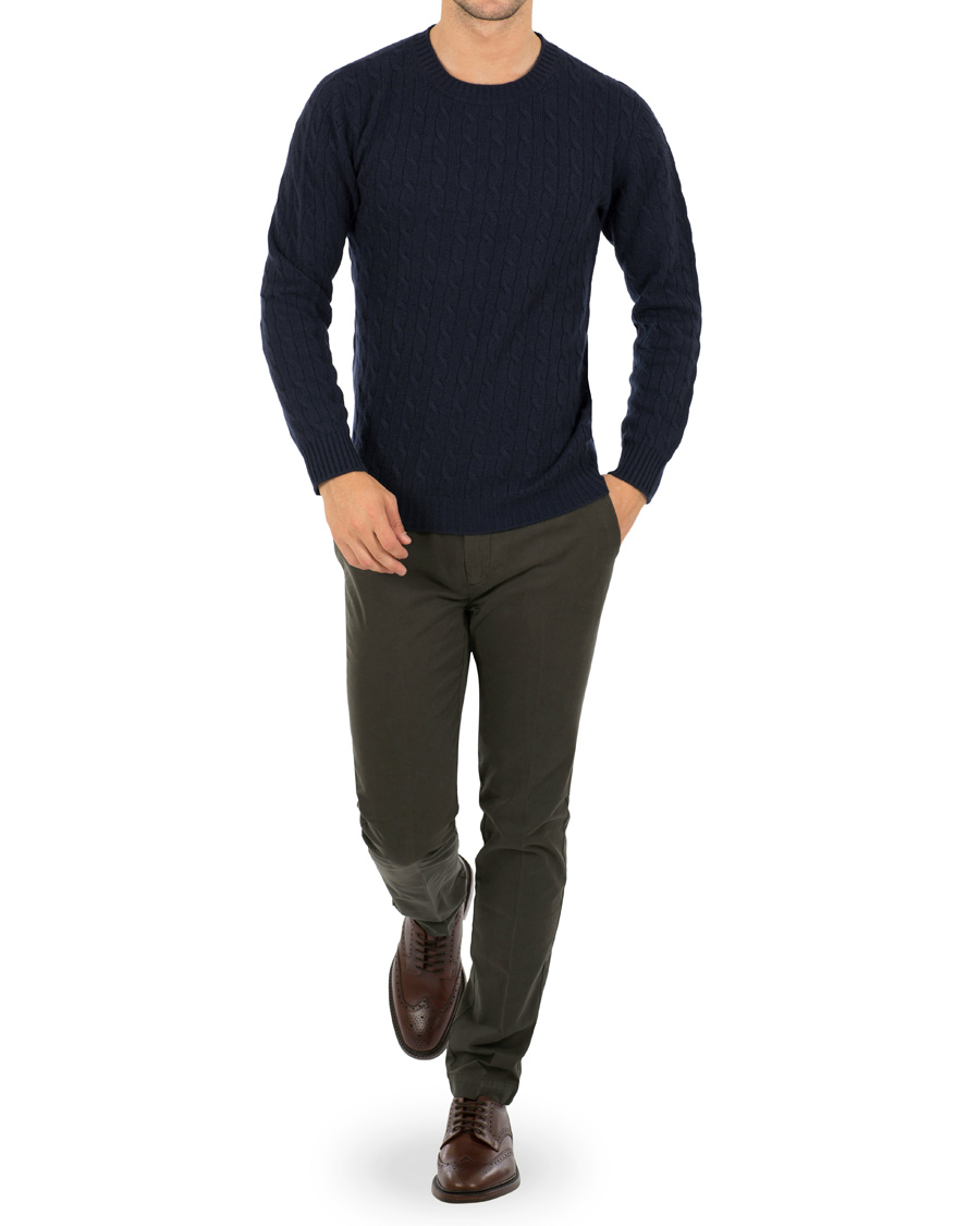 Herre | Gensere | Johnstons of Elgin | Cashmere Cable Crew Neck Navy