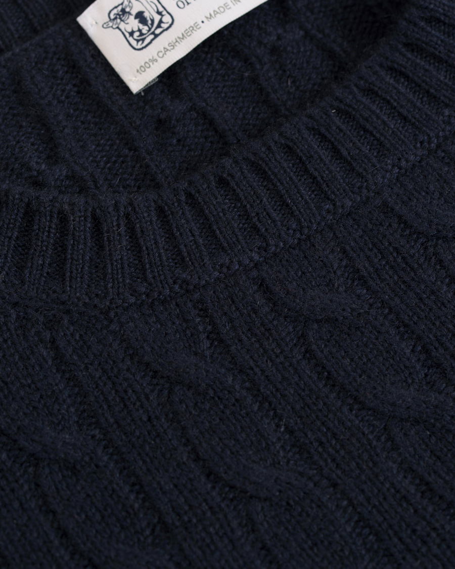 Herre | Gensere | Johnstons of Elgin | Cashmere Cable Crew Neck Navy