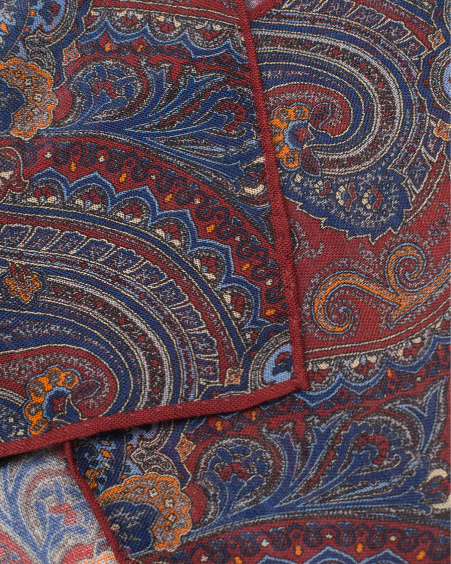 Herre | Amanda Christensen Wool Printed Paisley Pocket Square Wine Red | Amanda Christensen | Wool Printed Paisley Pocket Square Wine Red