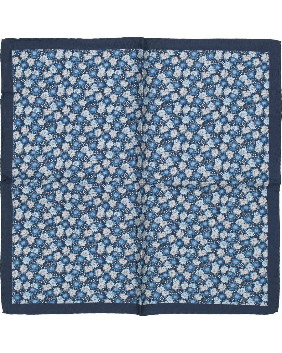 Herre | Amanda Christensen Silk Oxford Printed Flower Pocket Square Blue | Amanda Christensen | Silk Oxford Printed Flower Pocket Square Blue