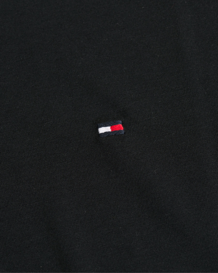 Herre | T-Shirts | Tommy Hilfiger | Slim Fit Stretch V-Neck Tee Flag Black