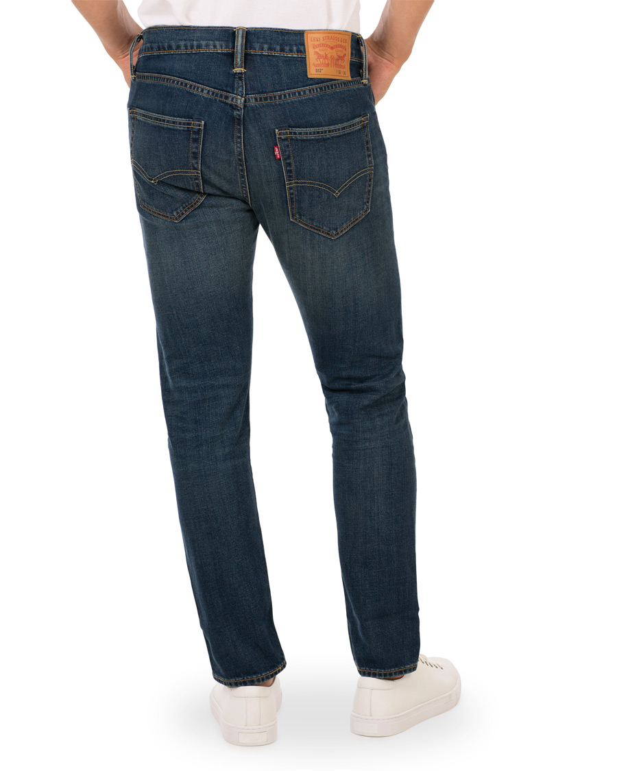 مغناطيس يتناول العشاء قطران levis 512 