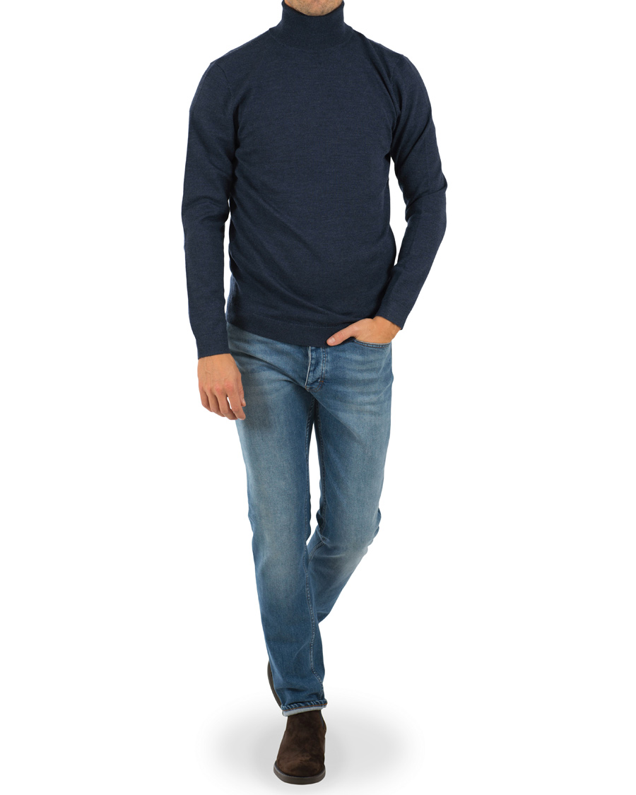 Herre | Gensere | A Day's March | Merino Roll Neck Midnight Melange