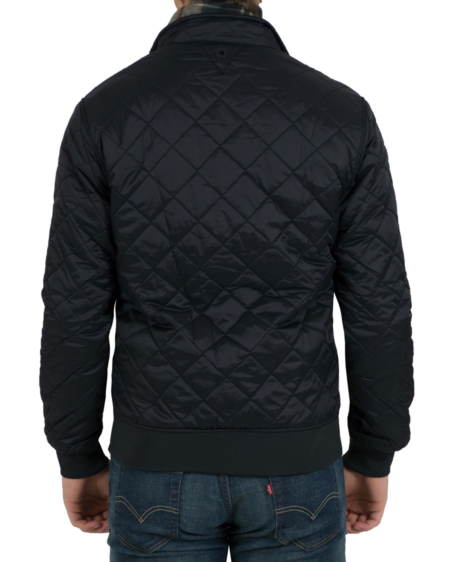 Barbour Lifestyle Romer Quilted Jacket Navy hos CareOfCarl.no