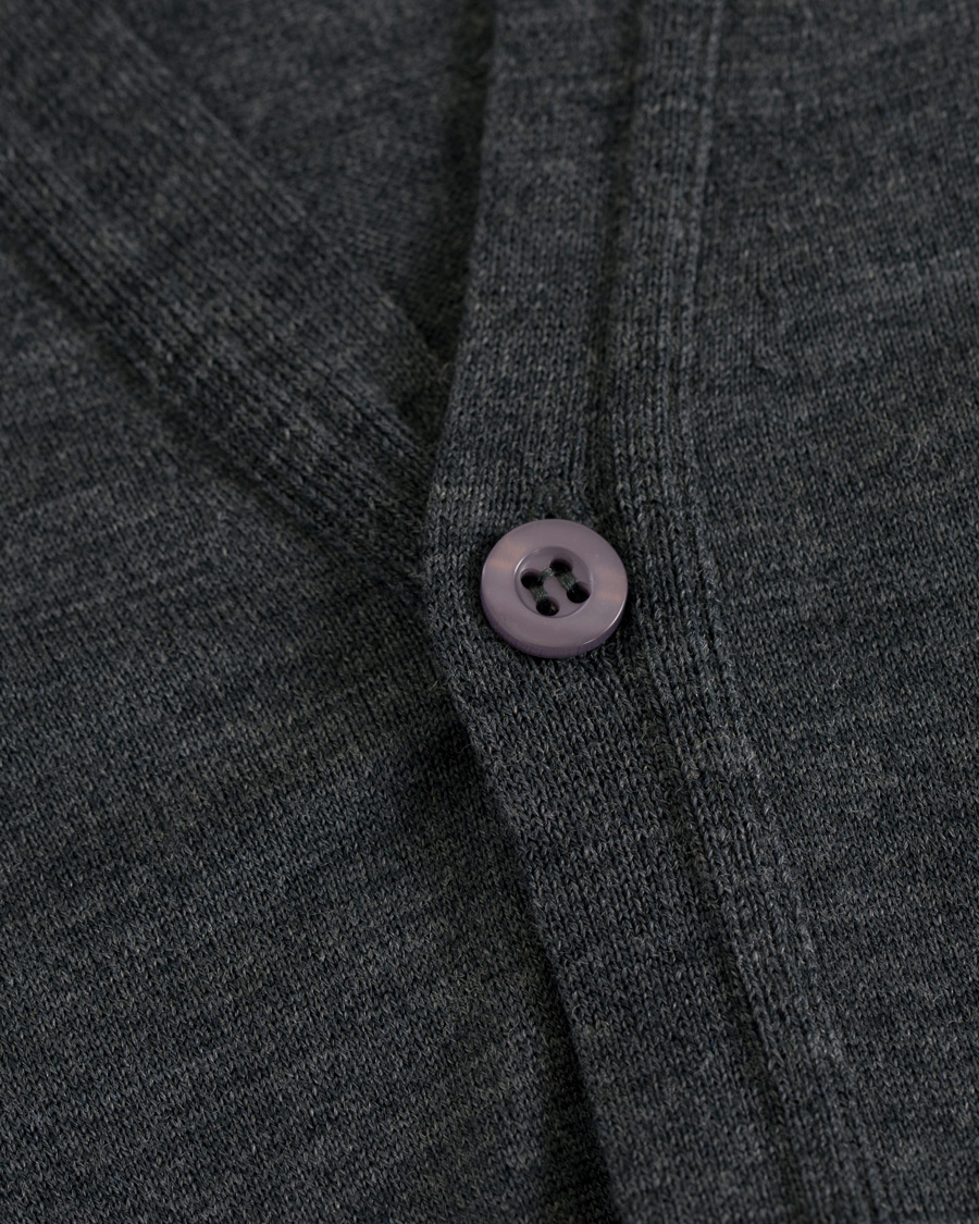 Herre | Gensere | John Smedley | Petworth Merino Cardigan Charcoal