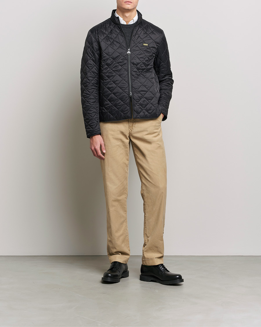 Barbour International Gear Quilted Jacket Black hos CareOfCarl.no