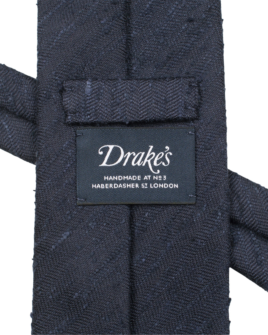 Herre | Drake's Woven Shantung Herringbone 8 cm Tie Navy | Drake's | Woven Shantung Herringbone 8 cm Tie Navy